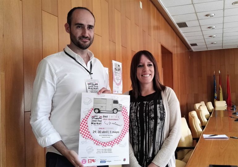 Organizador y ayuntamiento presentan el evento Organizador y ayuntamiento presentan el evento