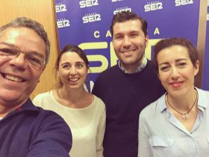Salomón Hachuel, junto a Inma Izquierdo (Sevilla con los peques), Javier Luque (Luque Personal Shopper) y Elena Carazo en el estudio de Radio Sevilla Salomón Hachuel, junto a Inma Izquierdo (Sevilla con los peques), Javier Luque (Luque Personal Shopper) y Elena Carazo en el estudio de Radio Sevilla