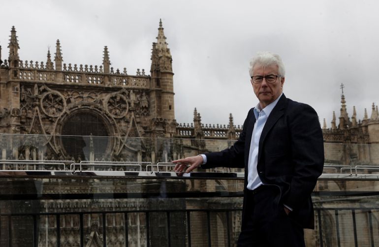 Ken Follet regresa a Sevilla buscando documentación para su nueva novela Ken Follet regresa a Sevilla buscando documentación para su nueva novela