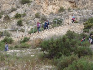 Niños en el yacimiento Niños en el yacimiento