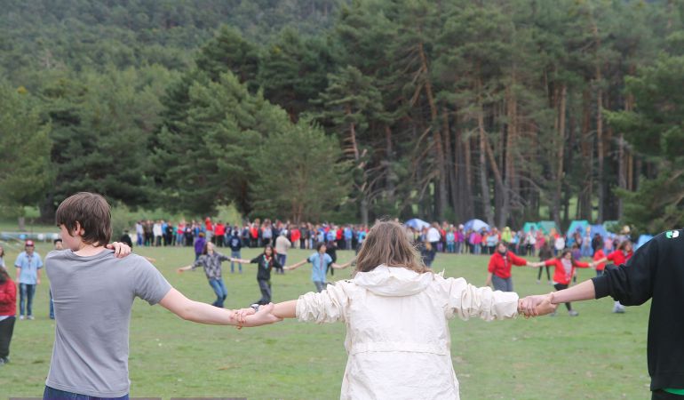 El objetivo de la gran acampada de los scouts madrileños es concienciar de la situación que sufren otros niños y jóvenes del mundo El objetivo de la gran acampada de los scouts madrileños es concienciar de la situación que sufren otros niños y jóvenes del mundo