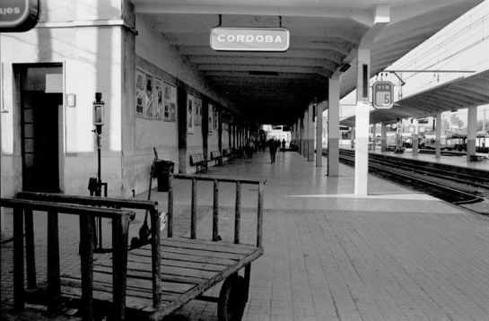 1986 - Antigua Estación de Córdoba / Archivo Histórico Ayuntamiento de Córdoba 1986 - Antigua Estación de Córdoba / Archivo Histórico Ayuntamiento de Córdoba