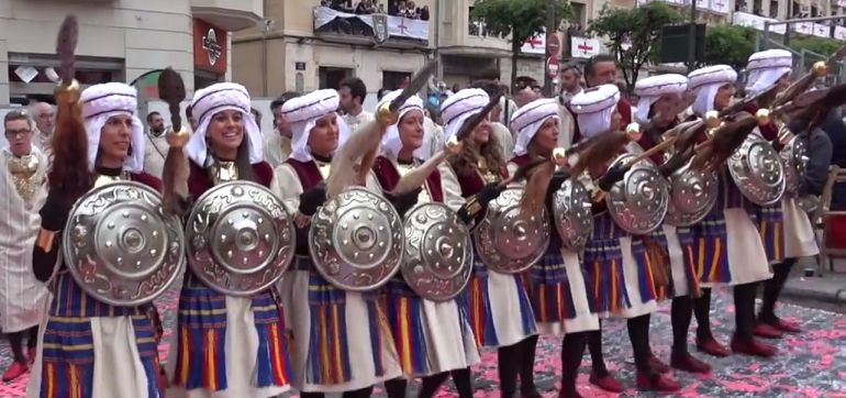 Las mujeres se integran en las filas Las mujeres se integran en las filas