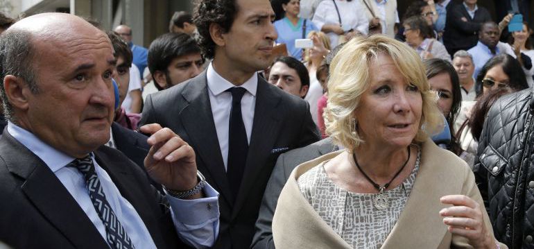 Beltrán Gutiérrez, acompañado por Esperanza Aguirre, expresidenta de la Comunidad de Madrid, en 2014 Beltrán Gutiérrez, acompañado por Esperanza Aguirre, expresidenta de la Comunidad de Madrid, en 2014
