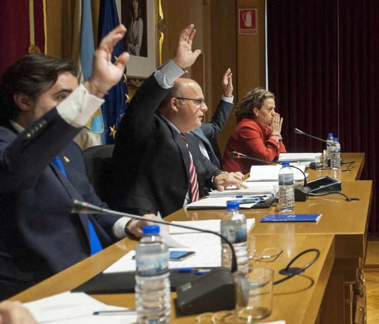 Baltar insistía en el pleno de la Diputación en que se trata de un asunto personal Baltar insistía en el pleno de la Diputación en que se trata de un asunto personal