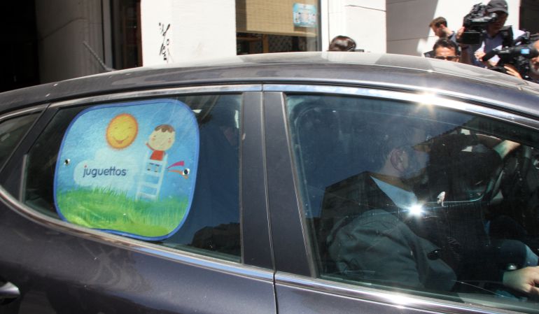 Vehicle amb què els agents de la Guàrdia Civil s'han endut detingut de casa seva l'excap de gabinet de l'Ajuntament de Tarragona, Gustavo Cuadrado. Vehicle amb què els agents de la Guàrdia Civil s'han endut detingut de casa seva l'excap de gabinet de l'Ajuntament de Tarragona, Gustavo Cuadrado.
