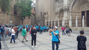 Los turistas chinos inmortalizando su visita a la ciudad de Toledo Los turistas chinos inmortalizando su visita a la ciudad de Toledo