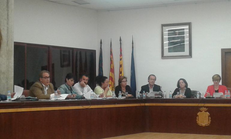 Un momento de un pleno municipal Un momento de un pleno municipal