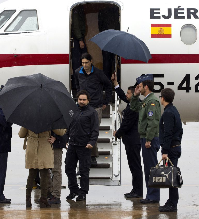 El fotoperiodista leonés, José Manuel López, a su llegada a España junto a sus otros dos compañeros secuestrados en Siria El fotoperiodista leonés, José Manuel López, a su llegada a España junto a sus otros dos compañeros secuestrados en Siria