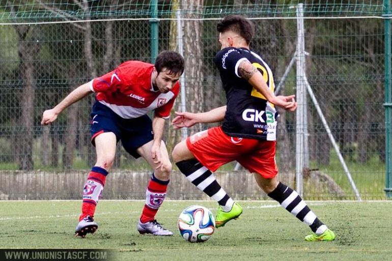 Eneko Briñas en un momento del choque en Simancas Eneko Briñas en un momento del choque en Simancas