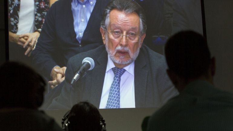 Vista del monitor ubicado en la sala de prensa de la Escuela Balear de la Administración Pública, durante la declaración del exvicealcalde de Valencia Alfonso Grau Vista del monitor ubicado en la sala de prensa de la Escuela Balear de la Administración Pública, durante la declaración del exvicealcalde de Valencia Alfonso Grau