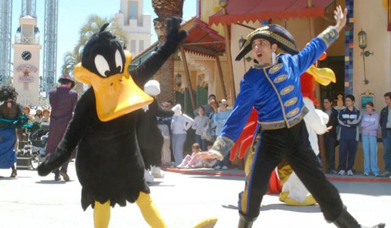 Espectáculos de calle y mucho más con el Pato Lucas y compañía Espectáculos de calle y mucho más con el Pato Lucas y compañía