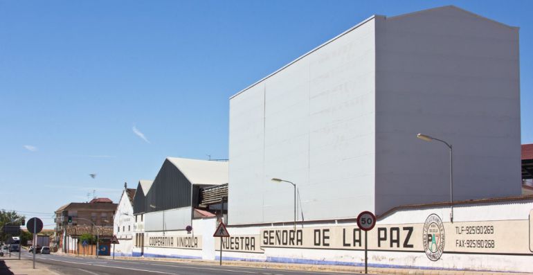 Instalaciones de la Cooperativa "Nuestra Señora de la Paz" en Corral de Almaguer (Toledo) dónde un trabajador ha fallecido al caer desde una altura de 3 metros Instalaciones de la Cooperativa "Nuestra Señora de la Paz" en Corral de Almaguer (Toledo) dónde un trabajador ha fallecido al caer desde una altura de 3 metros