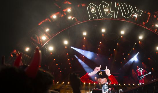 Angus Young se confirma en Sevilla como líder indiscutible de AC/DC Angus Young se confirma en Sevilla como líder indiscutible de AC/DC