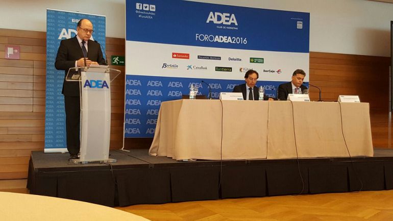El presidente de la Asociación Española de la Banca, José María Roldán, durante su intervención en el Foro Adea El presidente de la Asociación Española de la Banca, José María Roldán, durante su intervención en el Foro Adea