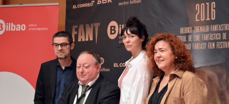 El jurado del FANT, José María Clemente, Laurence R. Harvey, Fiona O’Shaughnessy y la concejala Nekane Alonso El jurado del FANT, José María Clemente, Laurence R. Harvey, Fiona O’Shaughnessy y la concejala Nekane Alonso