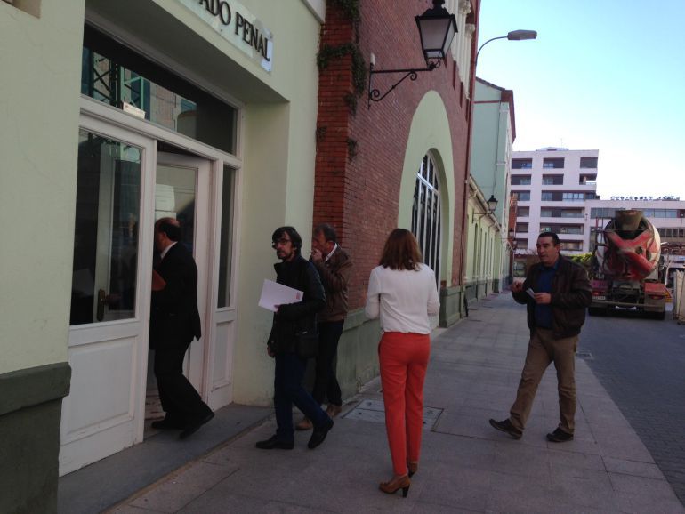 Momento en el que el Secretario Provincial de CCOO, Luis González, accedía al Juzgado de lo Penal de Palencia Momento en el que el Secretario Provincial de CCOO, Luis González, accedía al Juzgado de lo Penal de Palencia