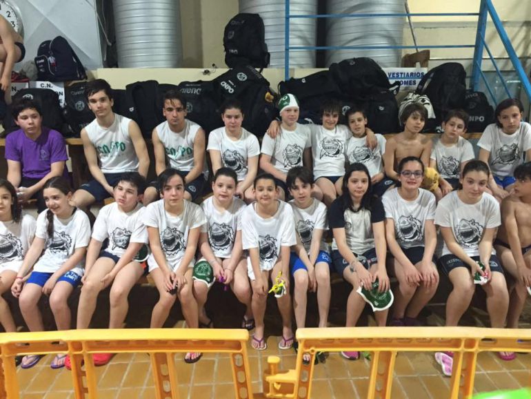 Equipo participante del Club Natación Pbellón Ourense, en el Trofeo de Lugo Equipo participante del Club Natación Pbellón Ourense, en el Trofeo de Lugo