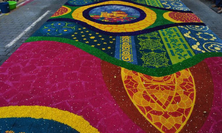 Alfombras de Serrín de Elche de la Sierra Alfombras de Serrín de Elche de la Sierra