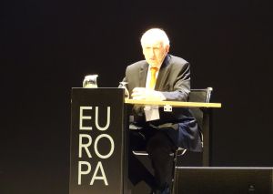 Leopoldo Abadía, durante su ponencia. Leopoldo Abadía, durante su ponencia.