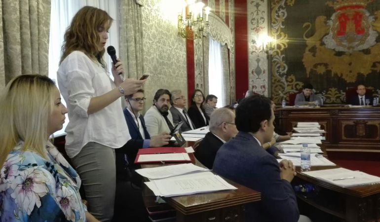 Nerea Belmonte, edil no adscrita, en el pleno municipal de mayo Nerea Belmonte, edil no adscrita, en el pleno municipal de mayo