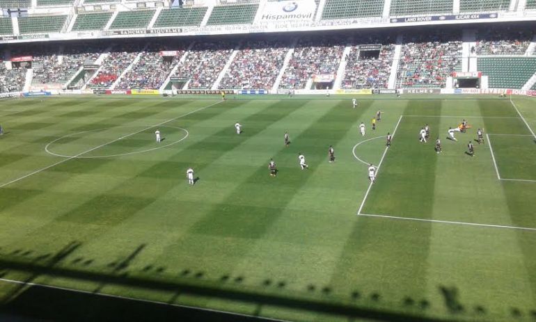 El Elche C.F. ha cedido muchos puntos esta campaña en su estadio El Elche C.F. ha cedido muchos puntos esta campaña en su estadio