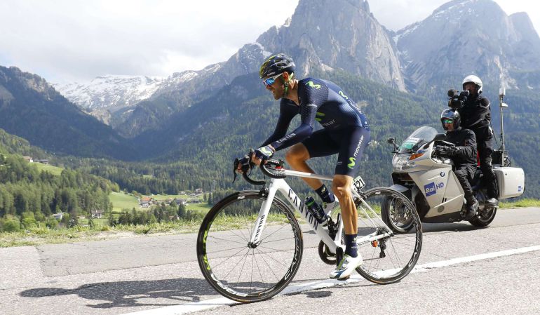 Etapón del Giro: ganó Nibali, Chaves es el nuevo líder y Valverde 4º a 1'48" Etapón del Giro: ganó Nibali, Chaves es el nuevo líder y Valverde 4º a 1'48"