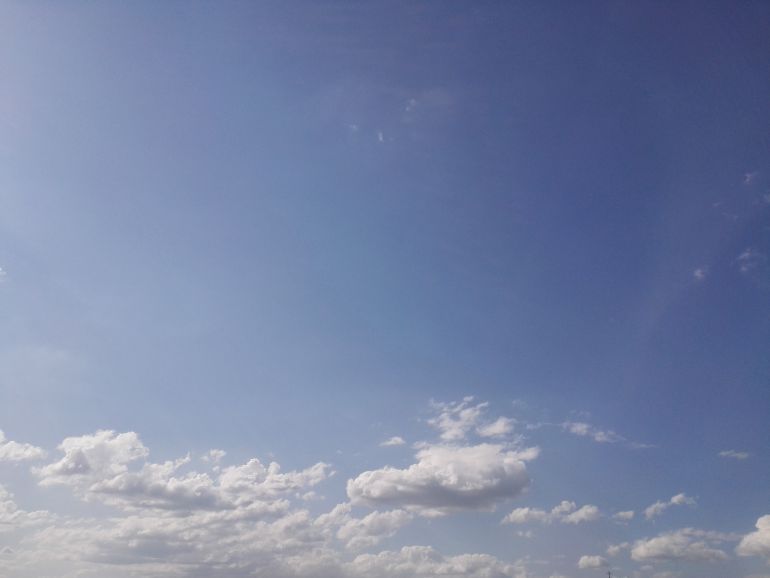 El cielo una tarde de verano El cielo una tarde de verano