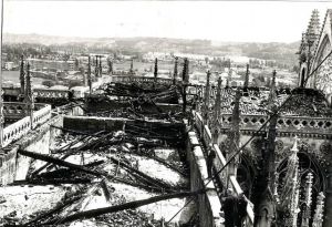 Imagen de las consecuencias del incendio de la Catedral de León en 1966 Imagen de las consecuencias del incendio de la Catedral de León en 1966
