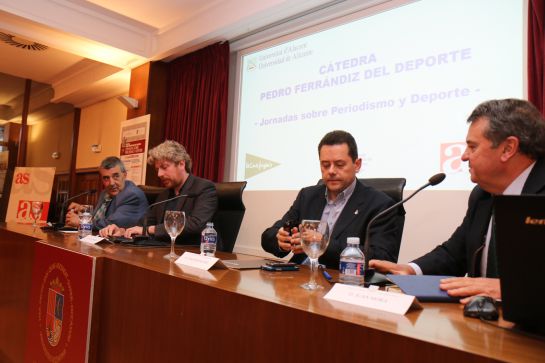 Manuel Esteban "Manolete", Santi Giménez y Tomás Relaño participan en las Jornadas sobre Periodismo y Deporte Manuel Esteban "Manolete", Santi Giménez y Tomás Relaño participan en las Jornadas sobre Periodismo y Deporte