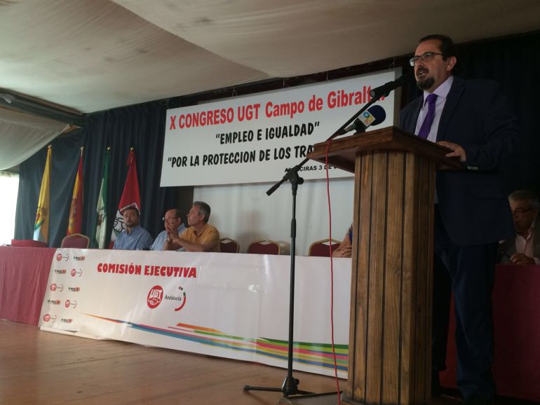 Ángel Serrano, durante el Congreso de UGT en el que ha sido reelegido secretario general del Campo de Gibraltar. Ángel Serrano, durante el Congreso de UGT en el que ha sido reelegido secretario general del Campo de Gibraltar.