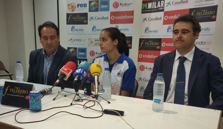 Rueda de prensa de presentación de Ángela Salvadores Rueda de prensa de presentación de Ángela Salvadores