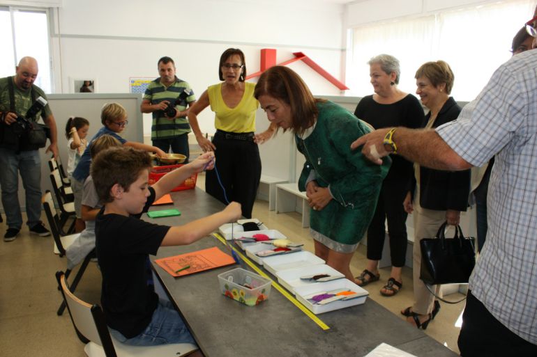 La consejera de Educación, durante la visita a un centro educativo de Euskadi La consejera de Educación, durante la visita a un centro educativo de Euskadi