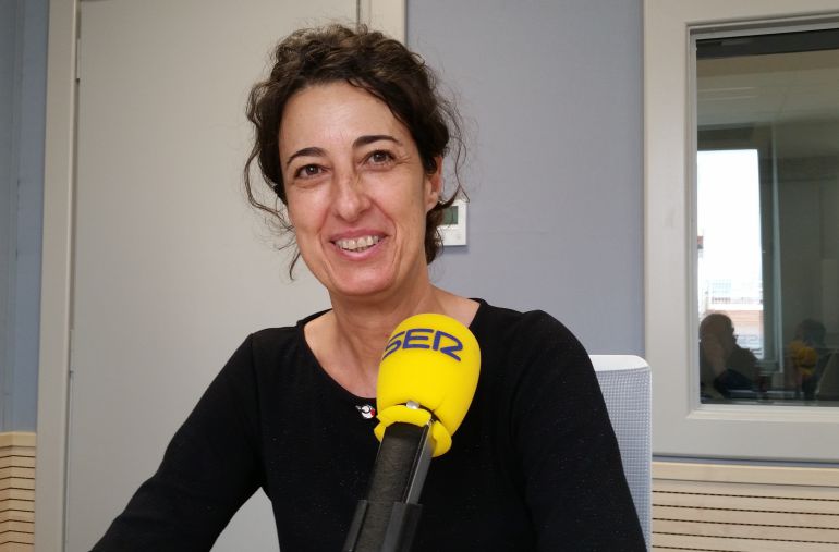 Lorea Bilbao, diputada foral de Euskera y Cultura en los estudios de Radio Bilbao Lorea Bilbao, diputada foral de Euskera y Cultura en los estudios de Radio Bilbao