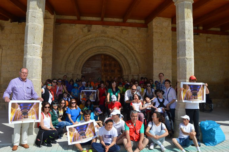 Los visitantes de Carrechiquilla con el Alcalde de Becerril de Campos, Mario Granda Los visitantes de Carrechiquilla con el Alcalde de Becerril de Campos, Mario Granda