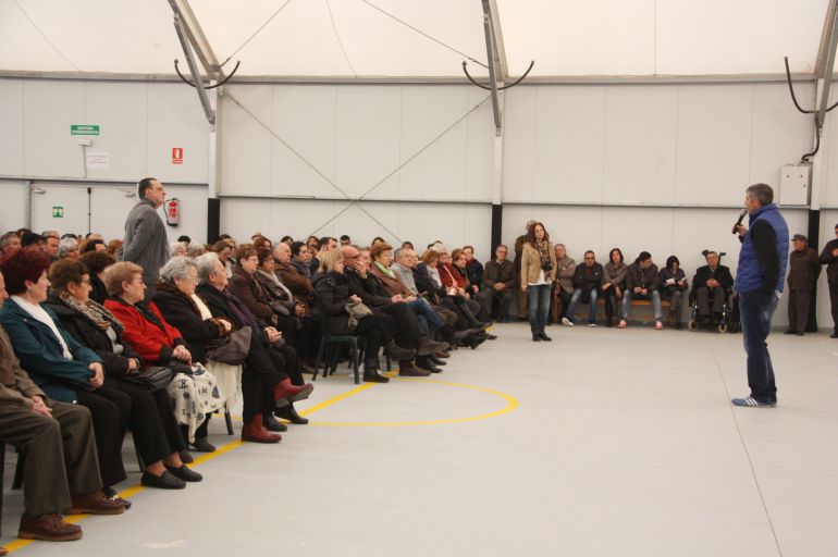 Els membres de la plataforma esperen recuperar el 40% dels seus estalvis pròximament. Els membres de la plataforma esperen recuperar el 40% dels seus estalvis pròximament.