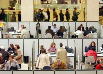 Los funcionarios dudan que les devuelvan este año lo que queda de la extra de 2012