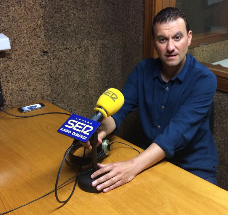 Ignacio gómez en los estudios de Radio Ourense Ignacio gómez en los estudios de Radio Ourense