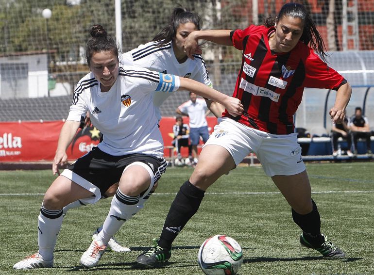 Fútbol Femenino: Martín-Prieto: "Da rabia no jugar, pero veo bien a mi equipo" Fútbol Femenino: Martín-Prieto: "Da rabia no jugar, pero veo bien a mi equipo"