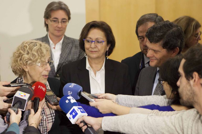 María Serrano, en el centro, junto a la alcaldesa Manuela Carmena María Serrano, en el centro, junto a la alcaldesa Manuela Carmena