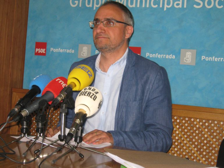 Olegario Ramón hace balance de un año de gestiín del PP en el ayuntamiento de Ponferrada Olegario Ramón hace balance de un año de gestiín del PP en el ayuntamiento de Ponferrada