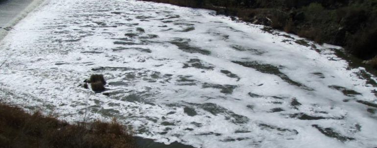 Rio Tajo con espuma Rio Tajo con espuma