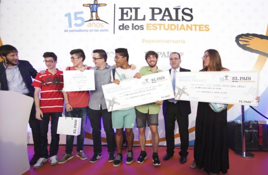 Jóvenes de Archena logran el primer premio de El País de los Estudiantes Jóvenes de Archena logran el primer premio de El País de los Estudiantes