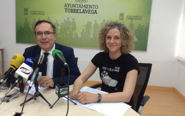 La concejal Patricia Portilla con el alcalde José Manuel Cruz Viadero La concejal Patricia Portilla con el alcalde José Manuel Cruz Viadero