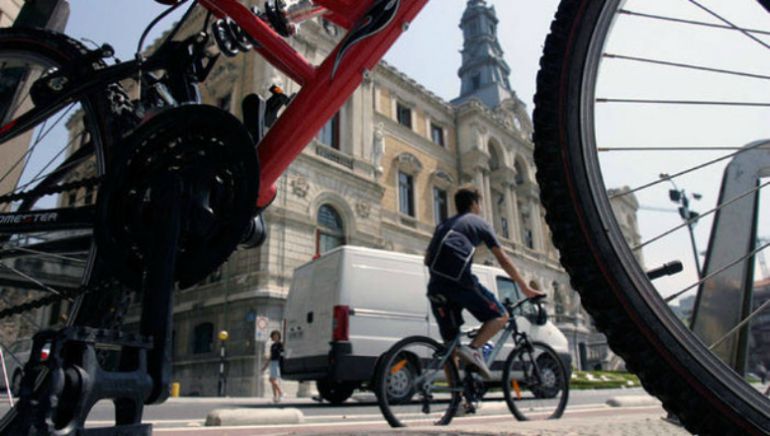 El ciclista atropellado por un Bilbobus ha fallecido esta semana El ciclista atropellado por un Bilbobus ha fallecido esta semana