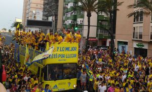Cádiz festeja el ascenso en la calle Cádiz festeja el ascenso en la calle
