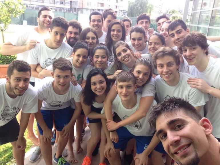 Equipo del Club Natación Ourense, en los campeonatos gallegos de verano en la piscina Rosario Dueñas de Ourense Equipo del Club Natación Ourense, en los campeonatos gallegos de verano en la piscina Rosario Dueñas de Ourense