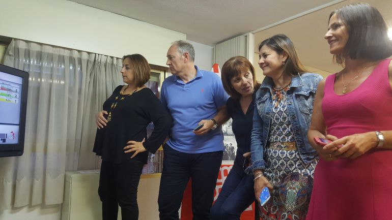 María Luz Mtnez. Seijo (derecha) María Luz Mtnez. Seijo (derecha)