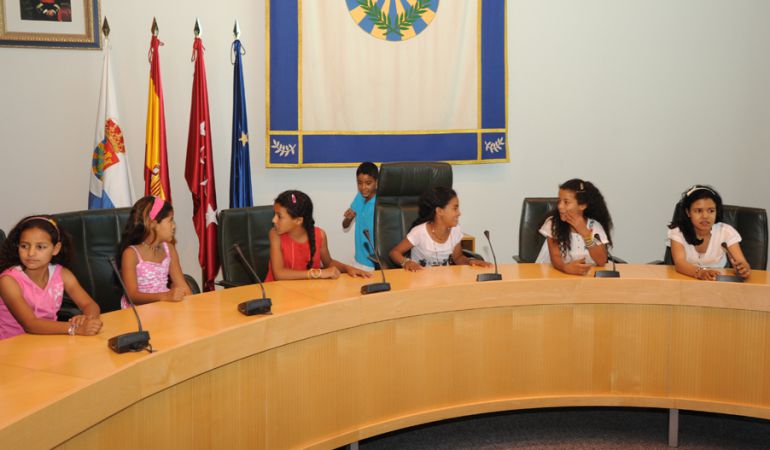 Los niños saharauis y bielorrusos serán recibidos en el Ayuntamiento fuenlabreño. Los niños saharauis y bielorrusos serán recibidos en el Ayuntamiento fuenlabreño.