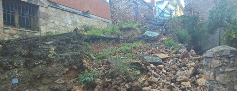 Calle de Santa María de Albalate de la Nogueras tras los daños producidos por la tormenta. Calle de Santa María de Albalate de la Nogueras tras los daños producidos por la tormenta.